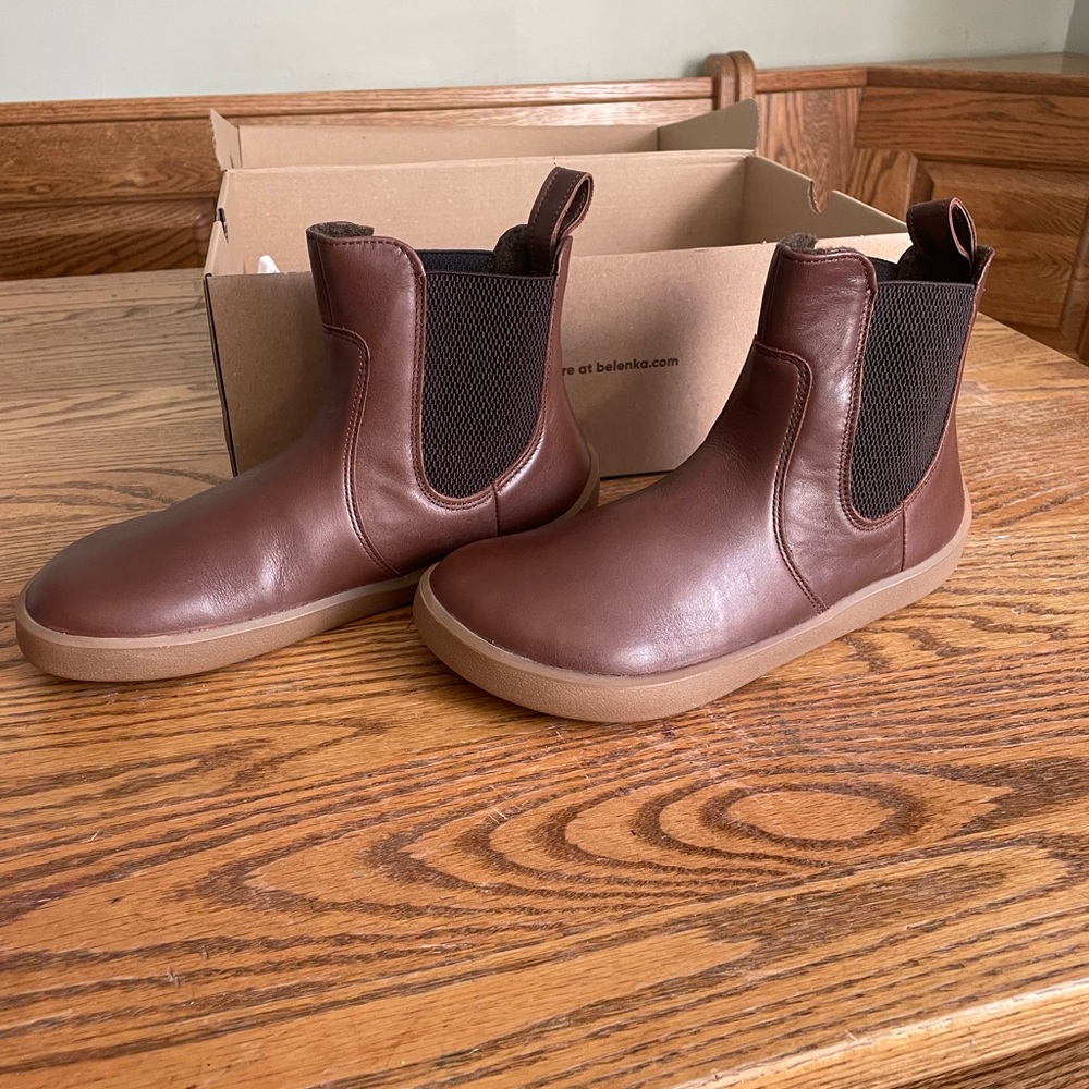 Be Lenka Entice Neo Chelsea boot size 38 brand new!